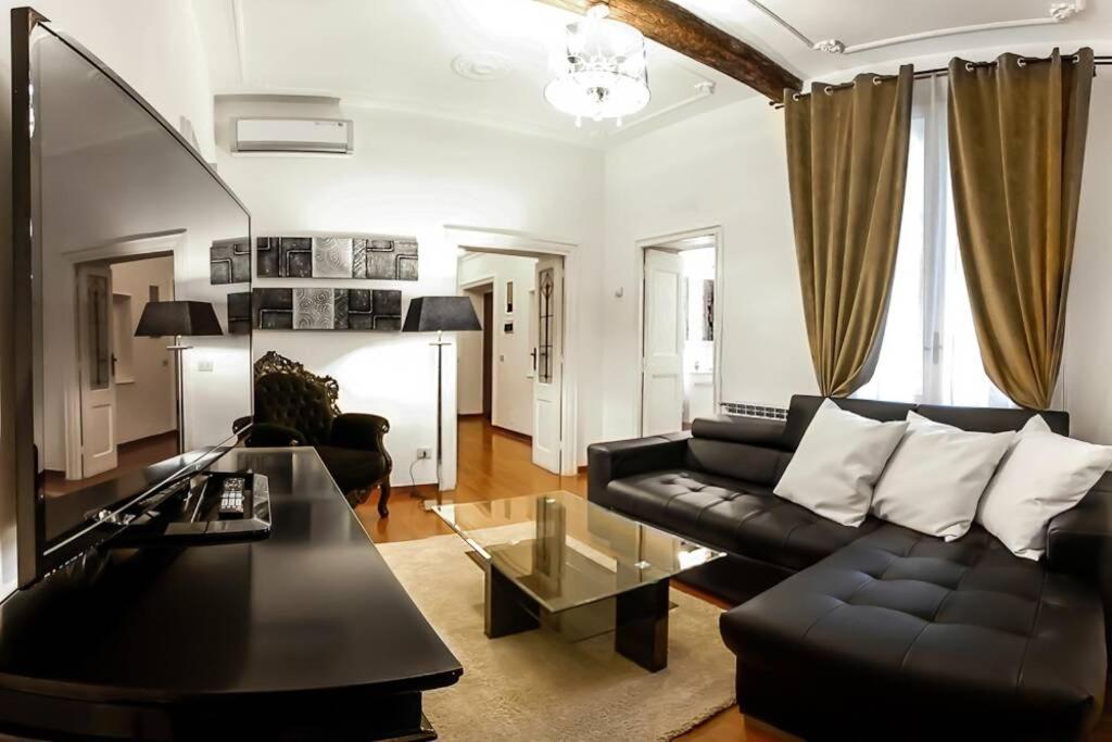 Banchi - Classic Apartment Between Navona And Campo Dei Fiori Rom Exteriör bild