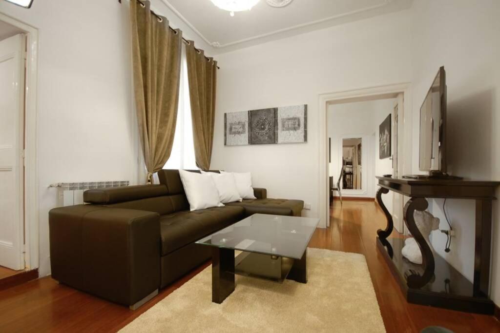 Banchi - Classic Apartment Between Navona And Campo Dei Fiori Rom Exteriör bild