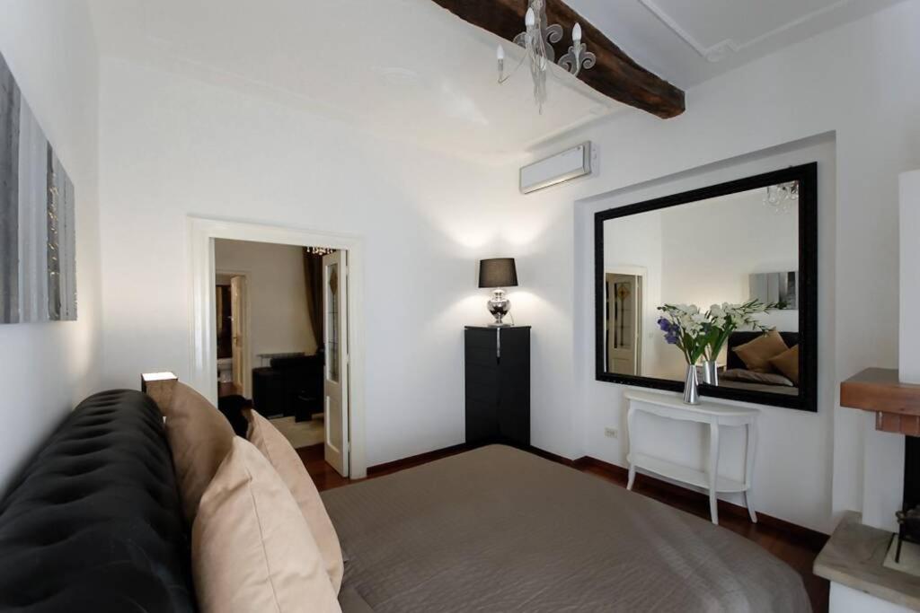 Banchi - Classic Apartment Between Navona And Campo Dei Fiori Rom Exteriör bild