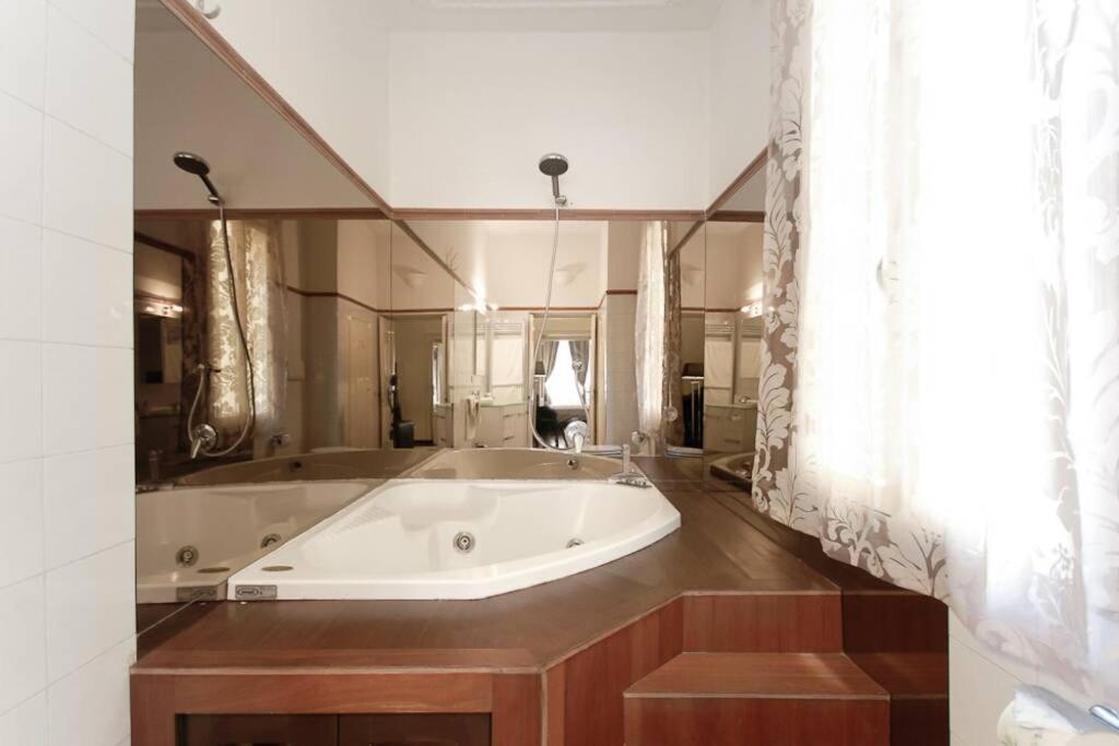 Banchi - Classic Apartment Between Navona And Campo Dei Fiori Rom Exteriör bild